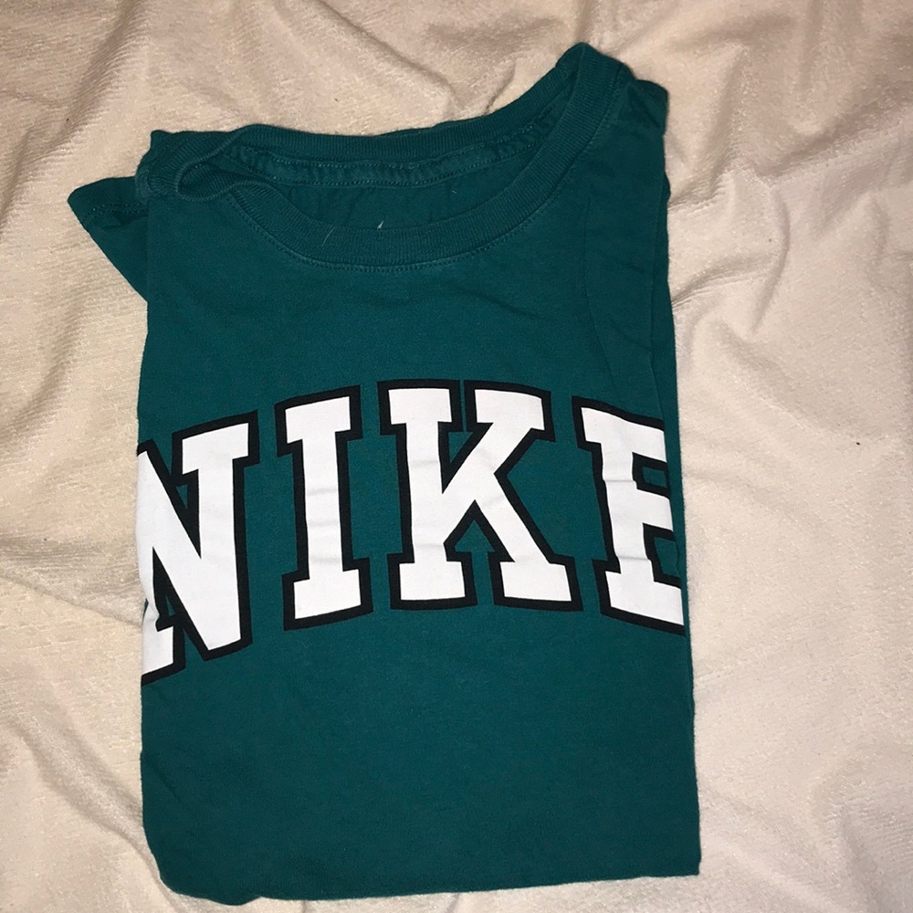 THE NIKE TEE t-shirt